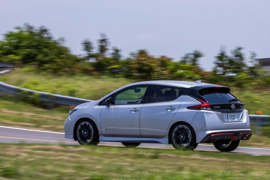  Nissan Leaf Nismo 2020 года  (фото 10 из 15)